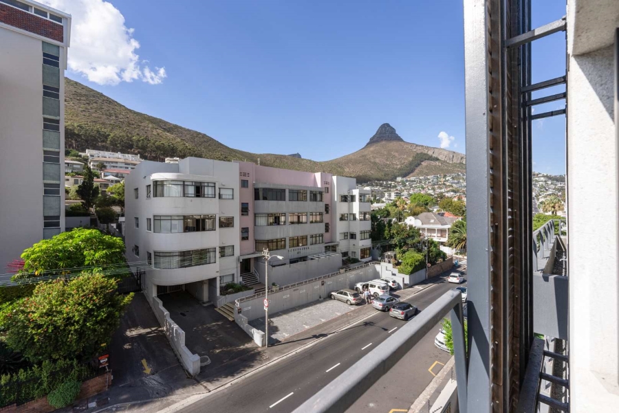 To Let 2 Bedroom Property for Rent in Sea Point Western Cape